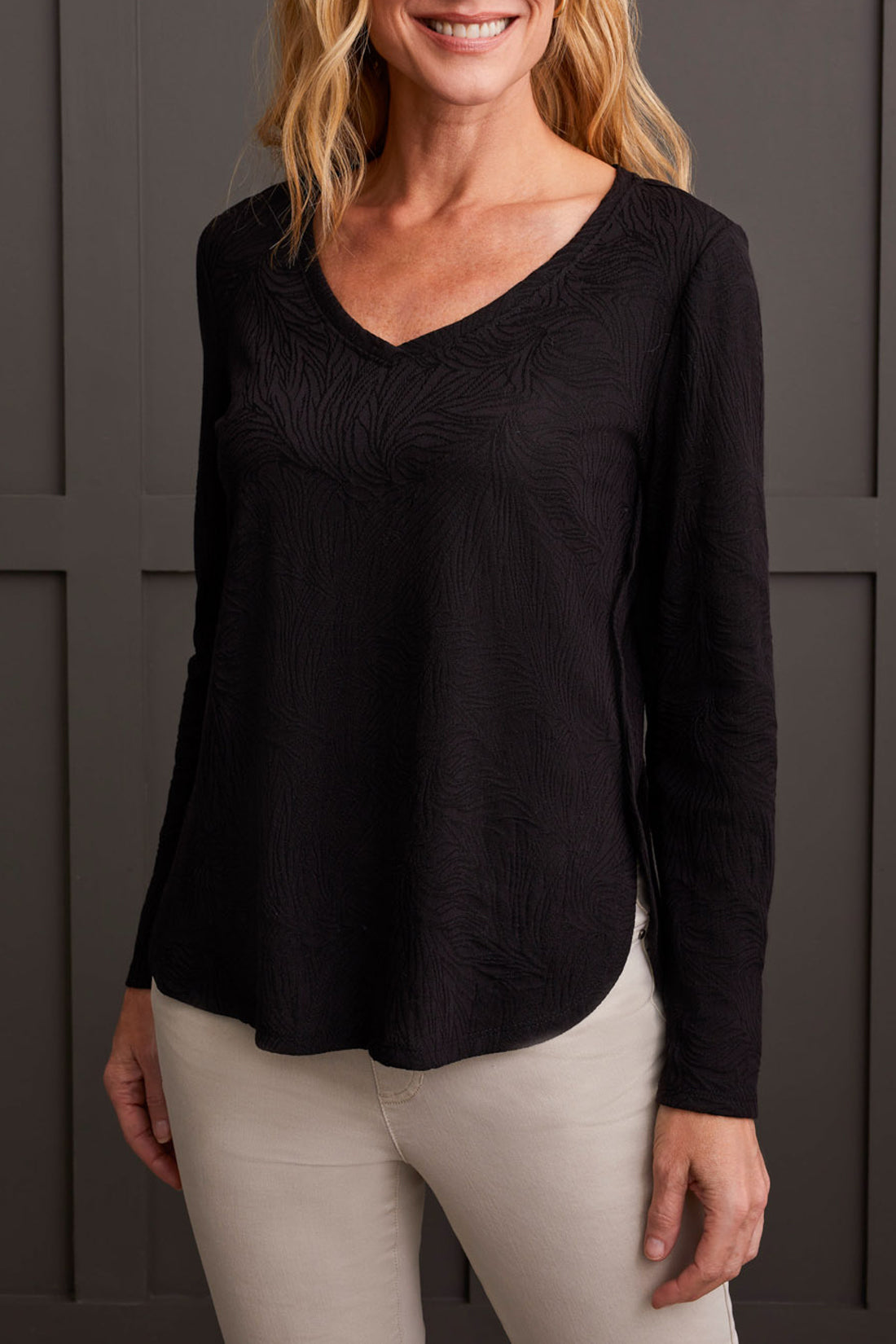 Long Sleeve V Neck Top With Curved Hem 1933O/8036